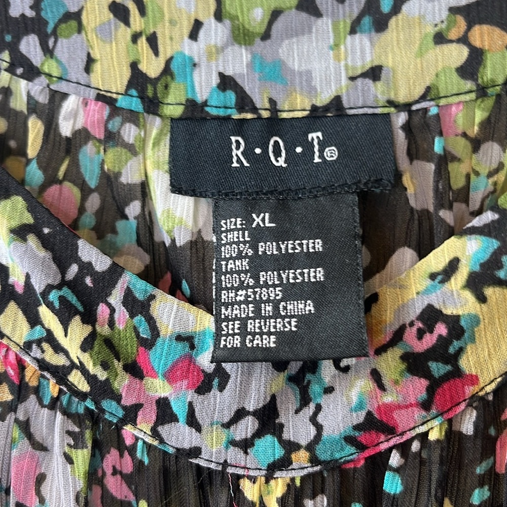 RQT Black and White Floral Ruffled Bell Sleeve‎ Blouse Size XL - Picture 2 of 7